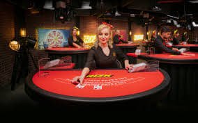 Bàn baccarat live casino với dealer thật tại 28bets Việt Nam